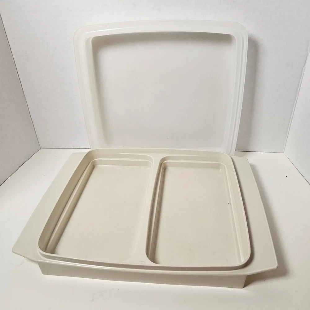 Vintage‎ Tupperware 723-3 Divided Serving Tray with Lid Cream Rectangular USA